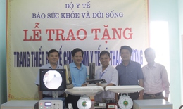 B&#225;o Sức khỏe &amp; Đời sống trao tặng trang thiết bị y tế cho trạm y tế x&#227; Thạch Hương - Thạch H&#224; - H&#224; Tĩnh