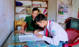 Thầy giáo mang quân hàm xanh đồn biên phòng Kim Sơn - Lã Đình Nguyên
