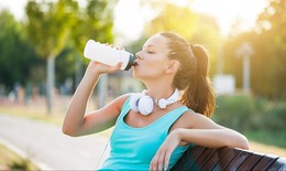 Nước quan trọng với cơ thể nhưng n&#234;n uống thế n&#224;o để đủ liều lượng khi tập thể dục?