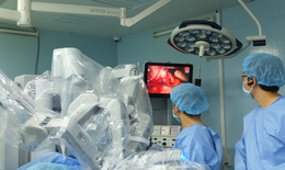 Phẫu thuật robot cứu thai phụ song sinh thoát nhiễm trùng đường mật