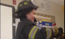 Video màn cầu hôn ngọt ngào của chàng lính cứu hỏa