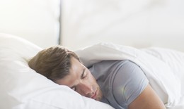 Giấc ngủ ảnh hưởng khả năng sinh sản ở nam giới ra sao?