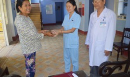 Nữ hộ lý trả lại 11 triệu đồng cho người đánh rơi