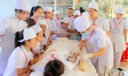Cần bổ sung nhân lực cho ngành y