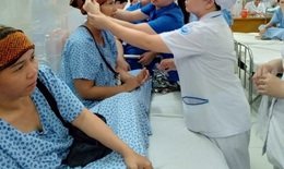 Bệnh viện Từ Dũ tặng nón đa năng dành cho bệnh nhân ung thư
