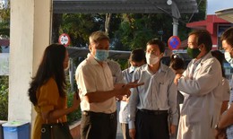 Thứ trưởng Nguyễn Trường Sơn kiểm tra công tác chuẩn bị tiêm Vắc xin COVID-19 tại Bệnh viện Bệnh Nhiệt đới TP.HCM