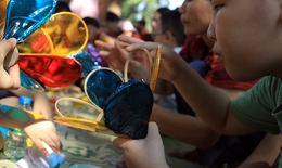 C&#249;ng b&#233; kh&#225;m ph&#225; đồ chơi Trung thu