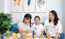 Ở nhà phòng dịch ngày giãn cách, bố mẹ cùng con thực hiện “nhiệm vụ kép”