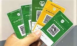 Lộ m&#227; QR &#39;thẻ xanh COVID&#39;, chuy&#234;n gia cảnh b&#225;o rủi ro kh&#243; lường