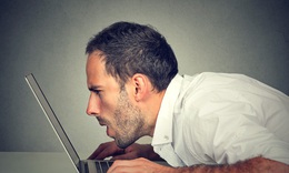 FDA chấp thuận thuốc nhỏ mắt đầu tiên cho người bị lão thị