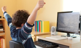 Học online: &#39;R&#232;n nề nếp cho con quan trọng hơn việc bắt &#233;p&#39;