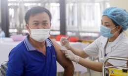 Thủ tướng y&#234;u cầu ho&#224;n th&#224;nh ti&#234;m vaccine COVID-19 mũi 3 cho người tr&#234;n 18 tuổi trong qu&#253; I/2022