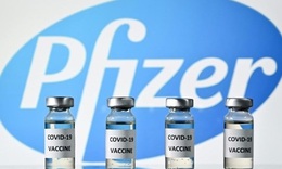 FDA chấp nhận ho&#224;n to&#224;n vaccine Pfizer-BioNTech