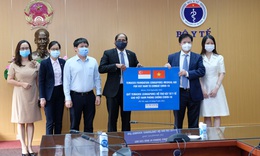 Bộ Y tế tiếp nhận vật tư y tế chống dịch COVID-19 do Quỹ Temasek Singapore tặng