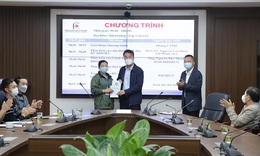 Trao tặng gần 600 sổ BHXH, hơn 10 nghìn thẻ BHYT tới người dân có hoàn cảnh khó khăn
