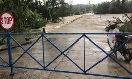 Quảng Nam: Ba người chết v&#224; mất t&#237;ch do mưa lũ, nhiều nh&#224; cửa ch&#236;m trong biển nước