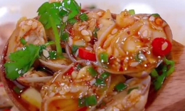 Ngao hấp trộn sốt tỏi thơm ngon tuyệt đỉnh, si&#234;u dễ l&#224;m