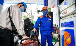Gi&#225; xăng dầu trong nước dự b&#225;o tiếp tục tăng trong ng&#224;y mai