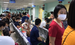 Trẻ mắc bệnh li&#234;n tiếp, nhiều bệnh viện qu&#225; tải