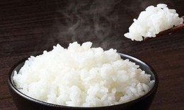 4 sai lầm khi ăn cơm c&#243; thể khiến bạn mắc bệnh dạ d&#224;y