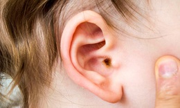 C&#225;ch d&#249;ng thuốc trị vi&#234;m tai giữa cấp ở trẻ