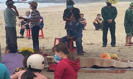 T&#236;m thấy thi thể học sinh xấu số bị s&#243;ng cuốn mất t&#237;ch