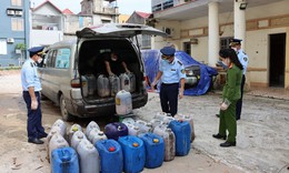 Rùng mình, vận chuyển hơn 1 tấn mỡ nước bẩn đi tiêu thụ