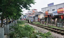 H&#224; Nội: 2 học sinh bị t&#224;u hỏa đ&#226;m thương vong khi đi qua đường sắt