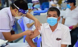 Bộ Y tế tiếp tục &#39;th&#250;c&#39; c&#225;c tỉnh, th&#224;nh đẩy mạnh ti&#234;m vaccine ph&#242;ng COVID-19 mũi 3, mũi 4 v&#224; ti&#234;m cho trẻ.