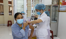 Cao Bằng: 40 người đầu ti&#234;n được ti&#234;m mũi 4 vaccine COVID-19