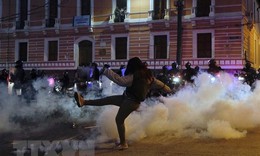 Ecuador: 18 cảnh s&#225;t mất t&#237;ch trong vụ tấn c&#244;ng của người biểu t&#236;nh