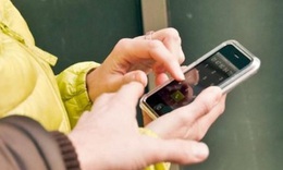 Bắt giữ thanh ni&#234;n 18 tuổi g&#226;y ra nhiều vụ trộm cắp, cướp giật điện thoại
