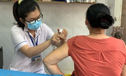 TP.HCM k&#233;o d&#224;i đợt cao điểm ti&#234;m vaccine ph&#242;ng COVID-19 đến hết th&#225;ng 7/2022