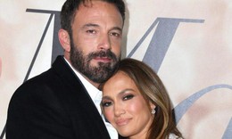 Gần 20 năm sau lần đ&#237;nh h&#244;n đầu ti&#234;n, Jennifer Lopez v&#224; Ben Affleck đ&#227; ch&#237;nh thức kết h&#244;n