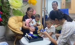 Hạnh ph&#250;c được l&#224;m cha của người đ&#224;n &#244;ng bị liệt từng muốn t&#236;m đến c&#225;i chết