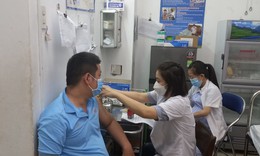 Kh&#225;nh H&#242;a: Người d&#226;n đi ti&#234;m vaccine COVID-19 mũi 4 đạt cao