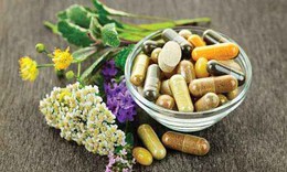 Thực phẩm chức năng từ thảo dược c&#243; thể kh&#244;ng an to&#224;n cho người bệnh thận