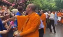 Quảng Ninh y&#234;u cầu ch&#249;a Ba V&#224;ng gỡ bỏ clip c&#250;ng dường nhận tiền; xử l&#253; nghi&#234;m nữ h&#224;nh kh&#225;ch đứng l&#234;n băng chuyền h&#224;nh l&#253; s&#226;n bay