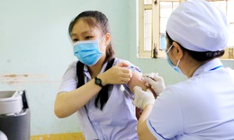 C&#242;n 2 ng&#224;y: Ca COVID-19 nhập viện gia tăng, nhưng 6 tỉnh ti&#234;m vaccine cho trẻ từ 5 - dưới 12 tuổi rất thấp