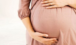 H&#224;ng loạt rủi ro cho mẹ v&#224; b&#233; nếu sinh con ở tuổi m&#227;n kinh