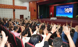 Đa phần người lao động đang &#39;b&#225;n sức khoẻ&#39; khi trẻ, về gi&#224; lo d&#224;nh tiền đi kh&#225;m bệnh