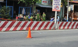Xe m&#225;y t&#244;ng v&#224;o dải ph&#226;n c&#225;ch, 3 người tử vong