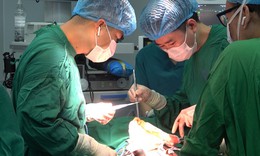 Cứu thai phụ chửa ngo&#224;i tử cung bị vỡ ở bến xe kh&#225;ch