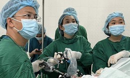 Cắt khối u xơ tử cung ‘ẩn’ trong người phụ nữ 10 năm
