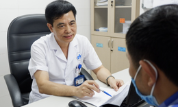 Nhiều nam quan hệ t&#236;nh dục đồng giới đi kh&#225;m s&#249;i m&#224;o g&#224; đồng nhiễm cả HIV