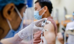Tuổi trung ni&#234;n cần l&#224;m c&#225;c x&#233;t nghiệm g&#236; v&#224; ti&#234;m vaccine n&#224;o?
