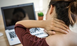 3 cách giảm đau vai gáy cho dân văn phòng