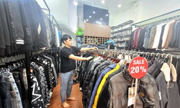 Chủ shop quần &#225;o lo ph&#225; sản v&#236; &#39;m&#249;a đ&#244;ng kh&#244;ng lạnh&#39;