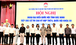 Bộ trưởng Bộ Y tế Đ&#224;o Hồng Lan tiếp x&#250;c cử tri tại thị x&#227; Quế V&#245;, tỉnh Bắc Ninh