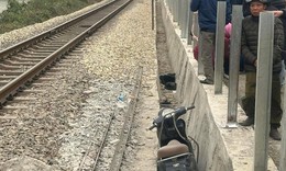 T&#224;u hỏa c&#225;n tử vong 2 nữ c&#225;n bộ bệnh viện 